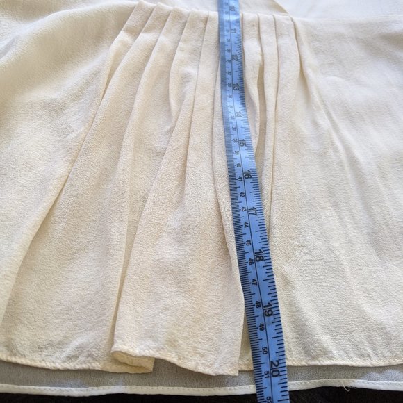 Kenneth Cole Silk Chiffon VNeck Sleeveless Blous 4 - Picture 7 of 7